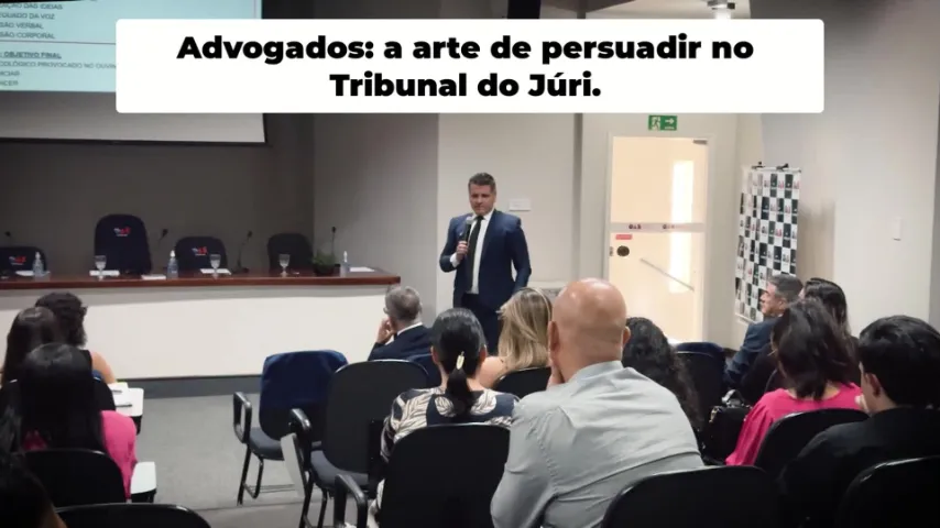 Trecho do treinamento de oratória no Tribunal do Júri